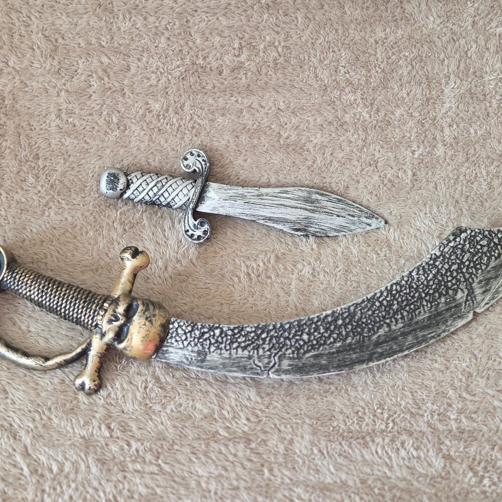 Pirate Sword & Dagger Set – Kids Masquerade